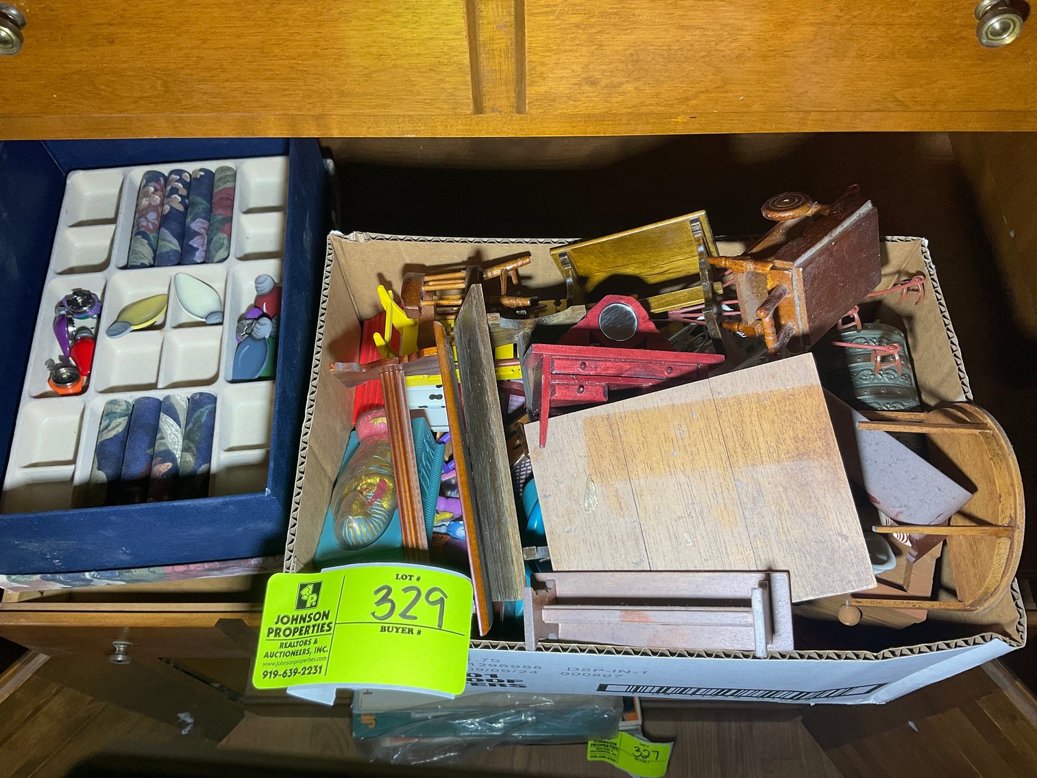 Image for Huge Online Only Auction for the Leo and Joyce Burkett Estate (deceased) with Lots of Doll Houses and Doll House items!