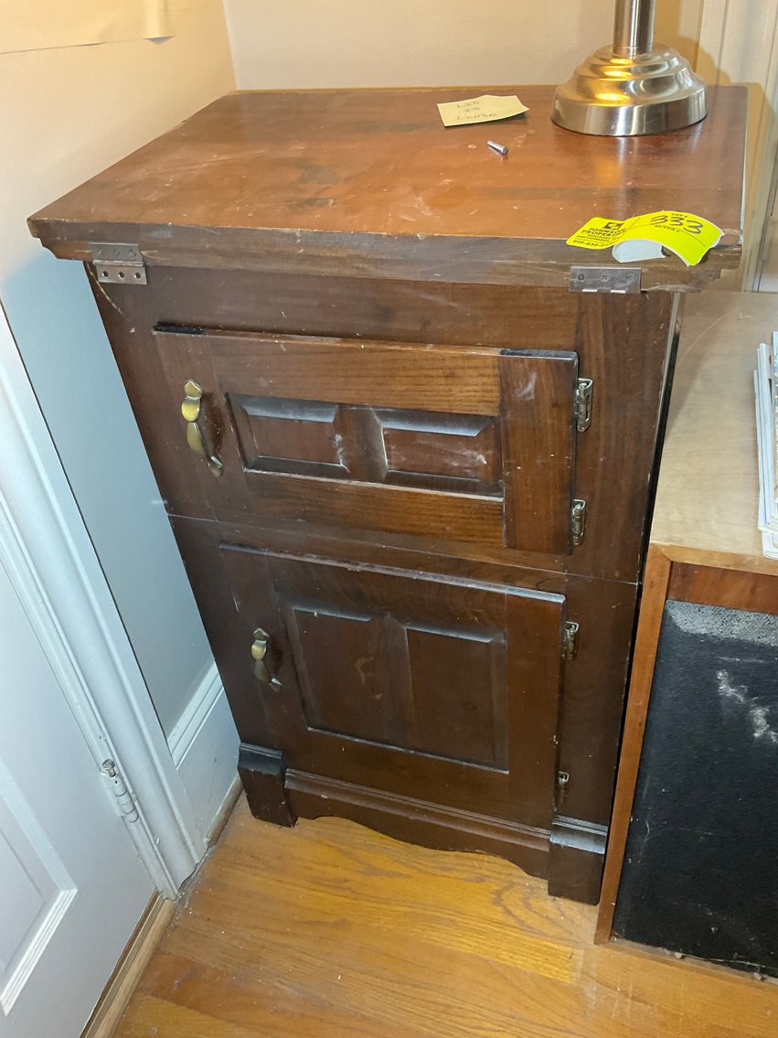 Image for Huge Online Only Auction for the Leo and Joyce Burkett Estate (deceased) with Lots of Doll Houses and Doll House items!