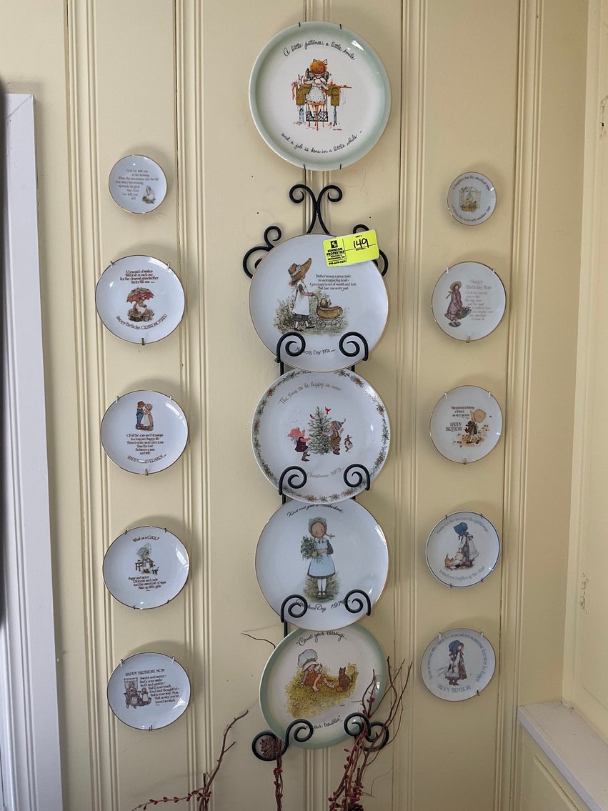 Image for Huge Online Only Auction for the Leo and Joyce Burkett Estate (deceased) with Lots of Doll Houses and Doll House items!