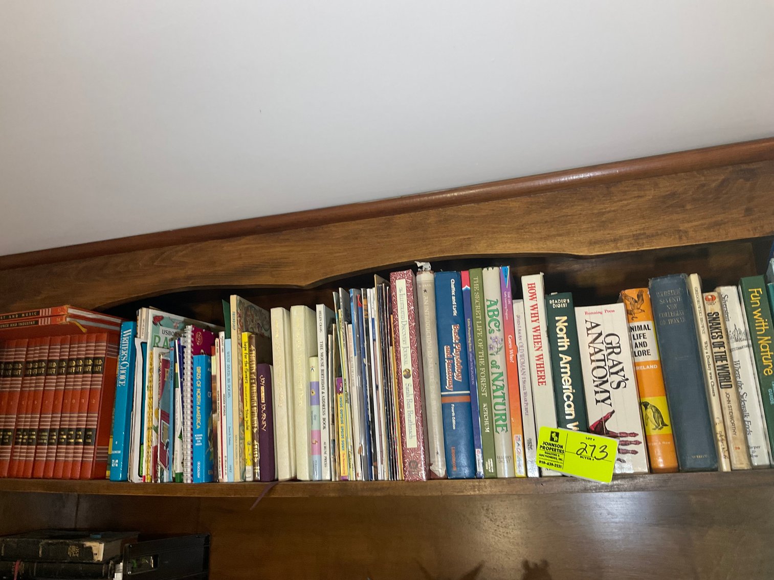 Image for Huge Online Only Auction for the Leo and Joyce Burkett Estate (deceased) with Lots of Doll Houses and Doll House items!