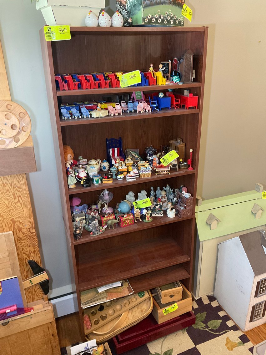 Image for Huge Online Only Auction for the Leo and Joyce Burkett Estate (deceased) with Lots of Doll Houses and Doll House items!
