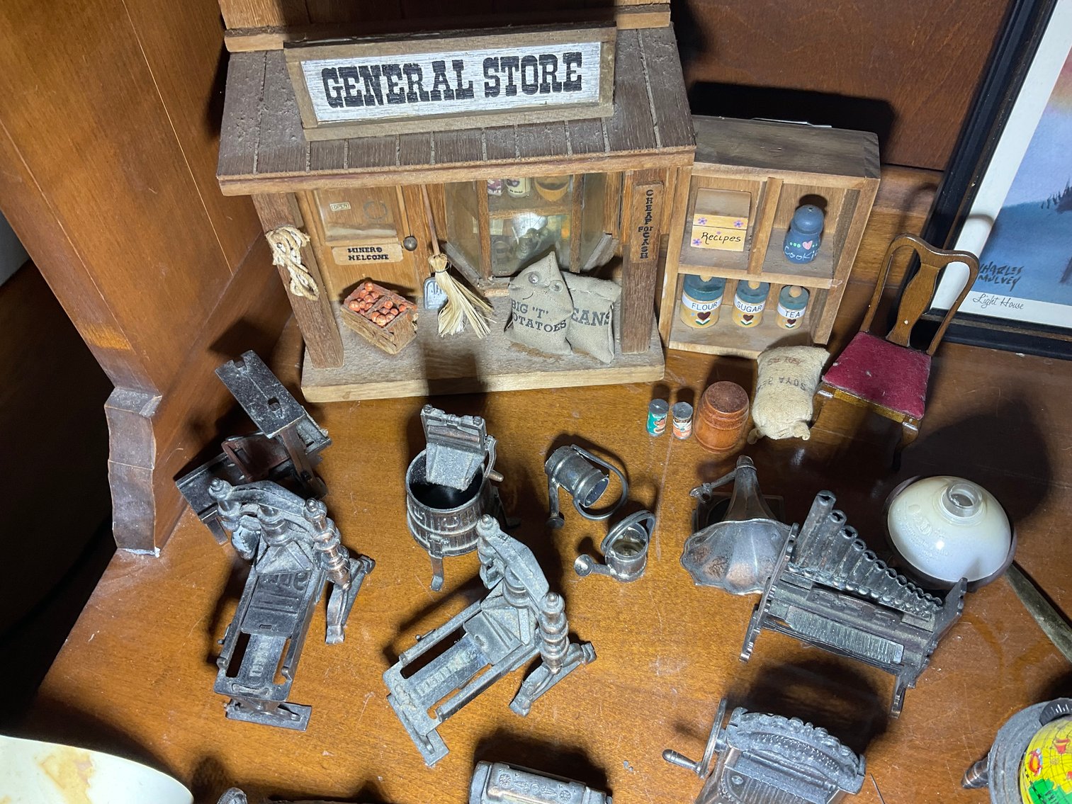 Image for Huge Online Only Auction for the Leo and Joyce Burkett Estate (deceased) with Lots of Doll Houses and Doll House items!