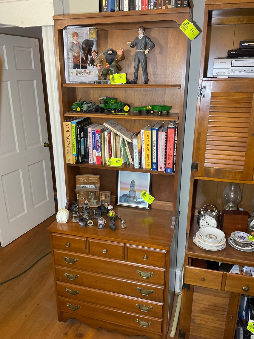 Image for Huge Online Only Auction for the Leo and Joyce Burkett Estate (deceased) with Lots of Doll Houses and Doll House items!
