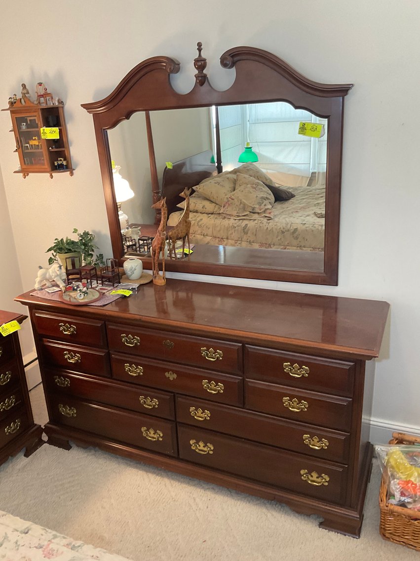 Image for Huge Online Only Auction for the Leo and Joyce Burkett Estate (deceased) with Lots of Doll Houses and Doll House items!