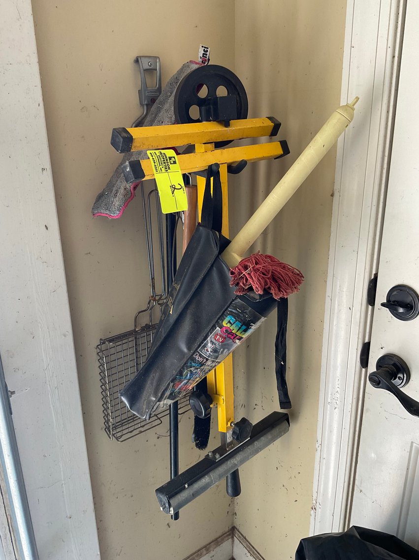 Image for Local Online Only Estate Auction (deceased) in Fuquay (Name withheld at the family's request)