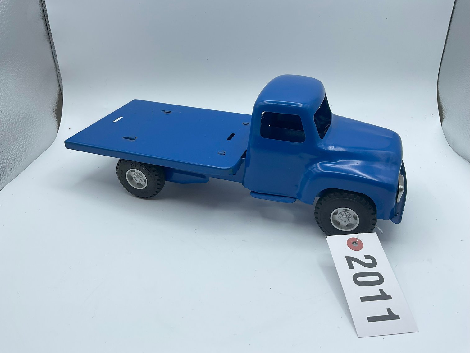 Image for Vintage Tin and Metal Toys and Handmade Knives Online Only Auction