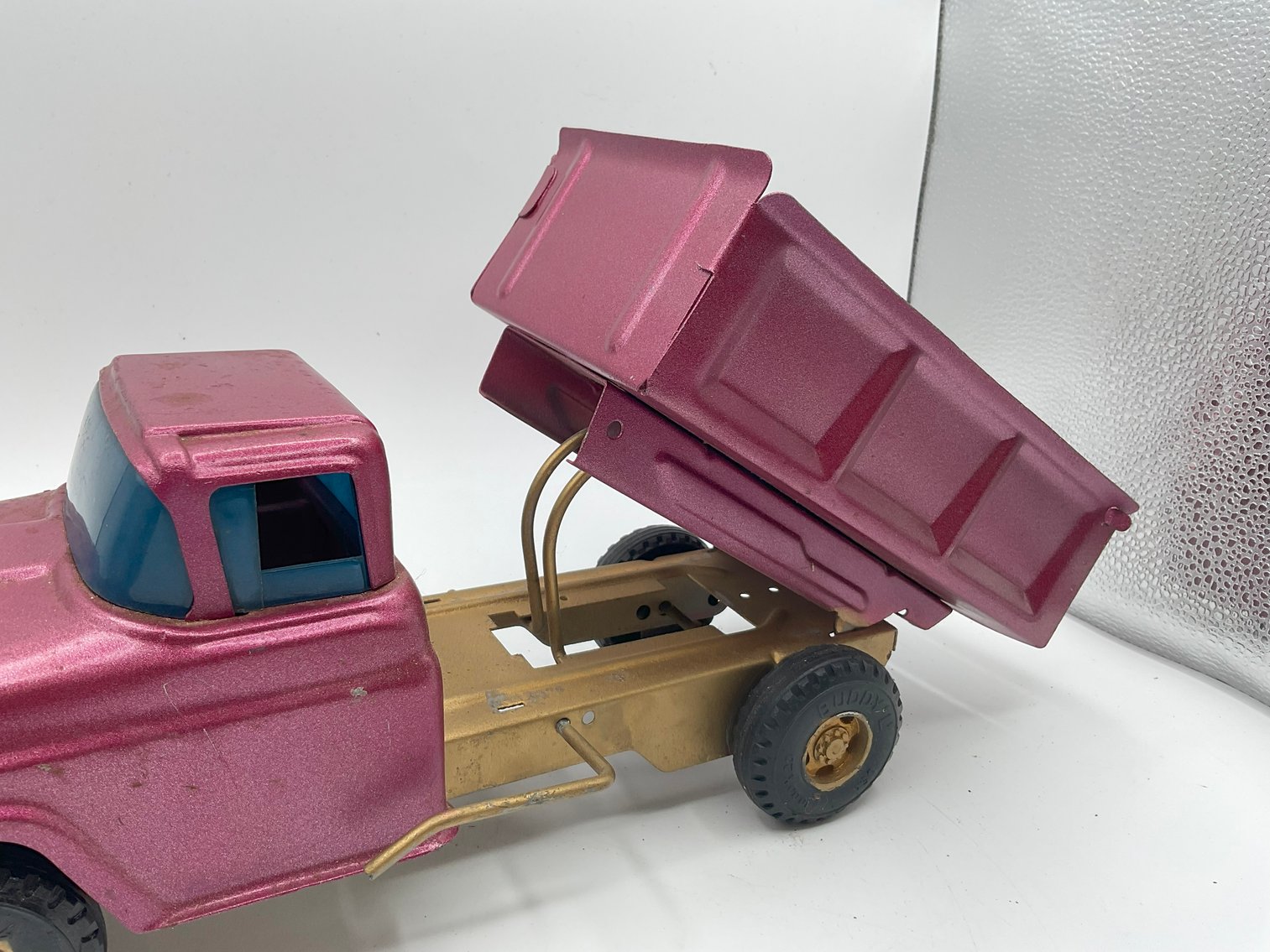 Image for Vintage Tin and Metal Toys and Handmade Knives Online Only Auction