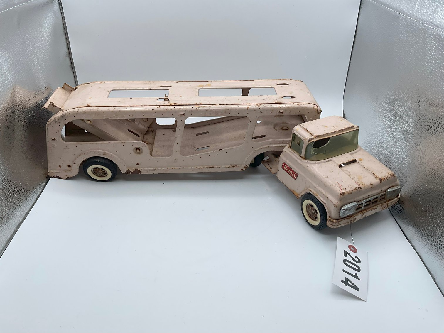 Image for Vintage Tin and Metal Toys and Handmade Knives Online Only Auction