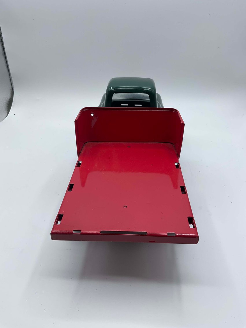 Image for Vintage Tin and Metal Toys and Handmade Knives Online Only Auction