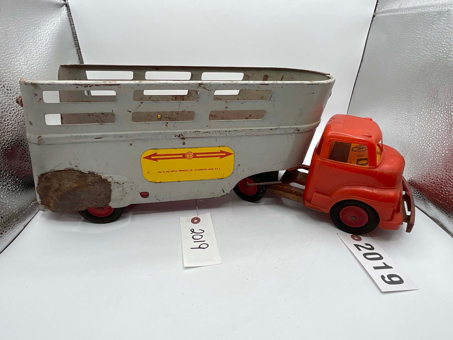 Image for Vintage Tin and Metal Toys and Handmade Knives Online Only Auction