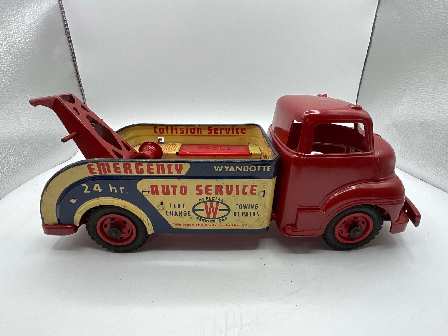 Image for Vintage Tin and Metal Toys and Handmade Knives Online Only Auction