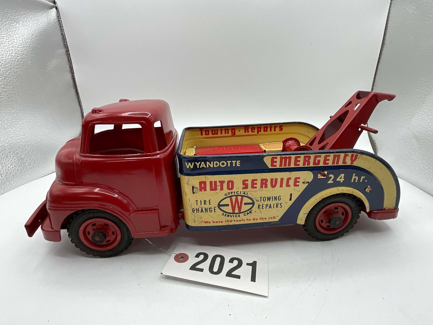 Image for Vintage Tin and Metal Toys and Handmade Knives Online Only Auction