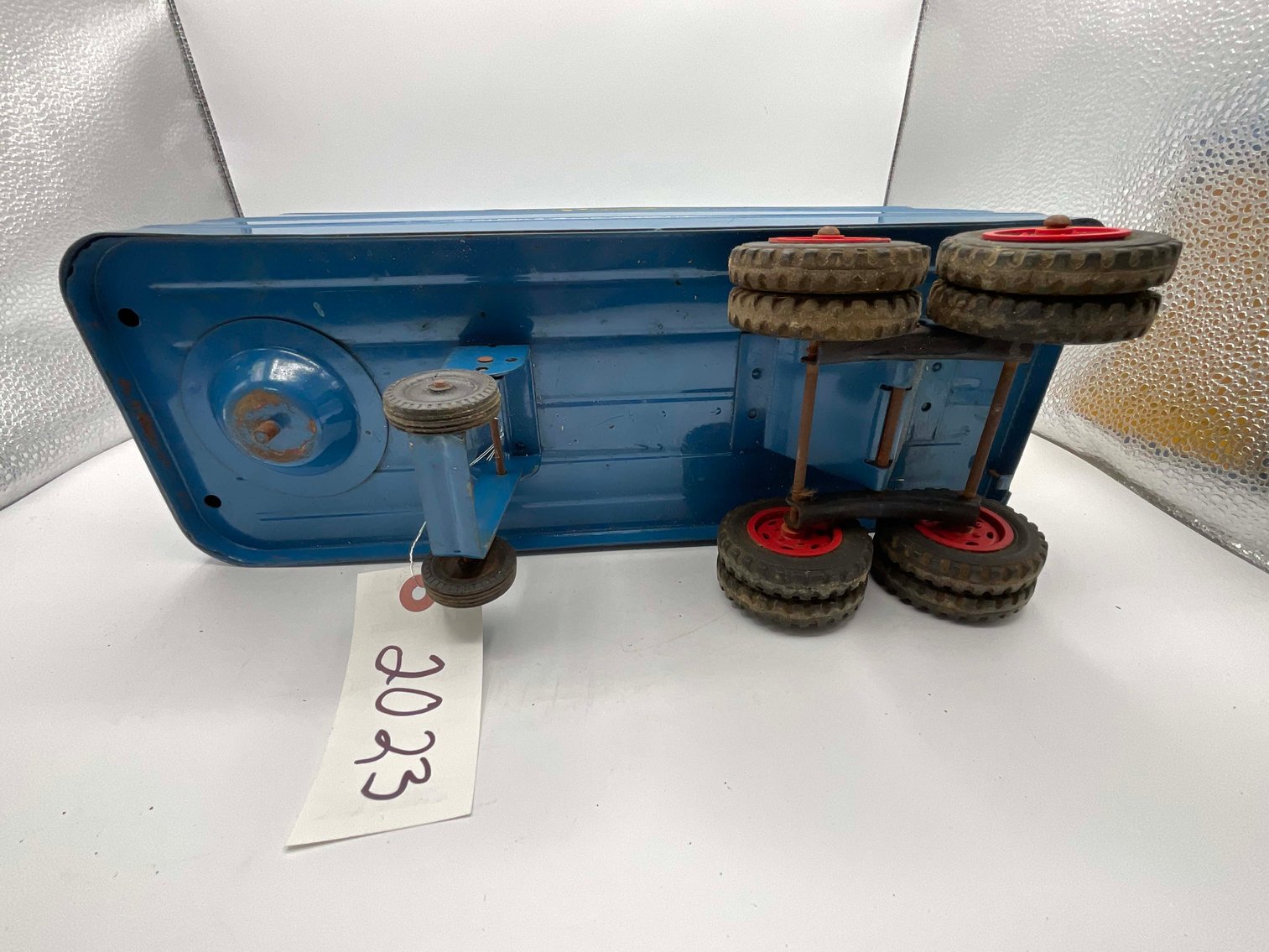 Image for Vintage Tin and Metal Toys and Handmade Knives Online Only Auction