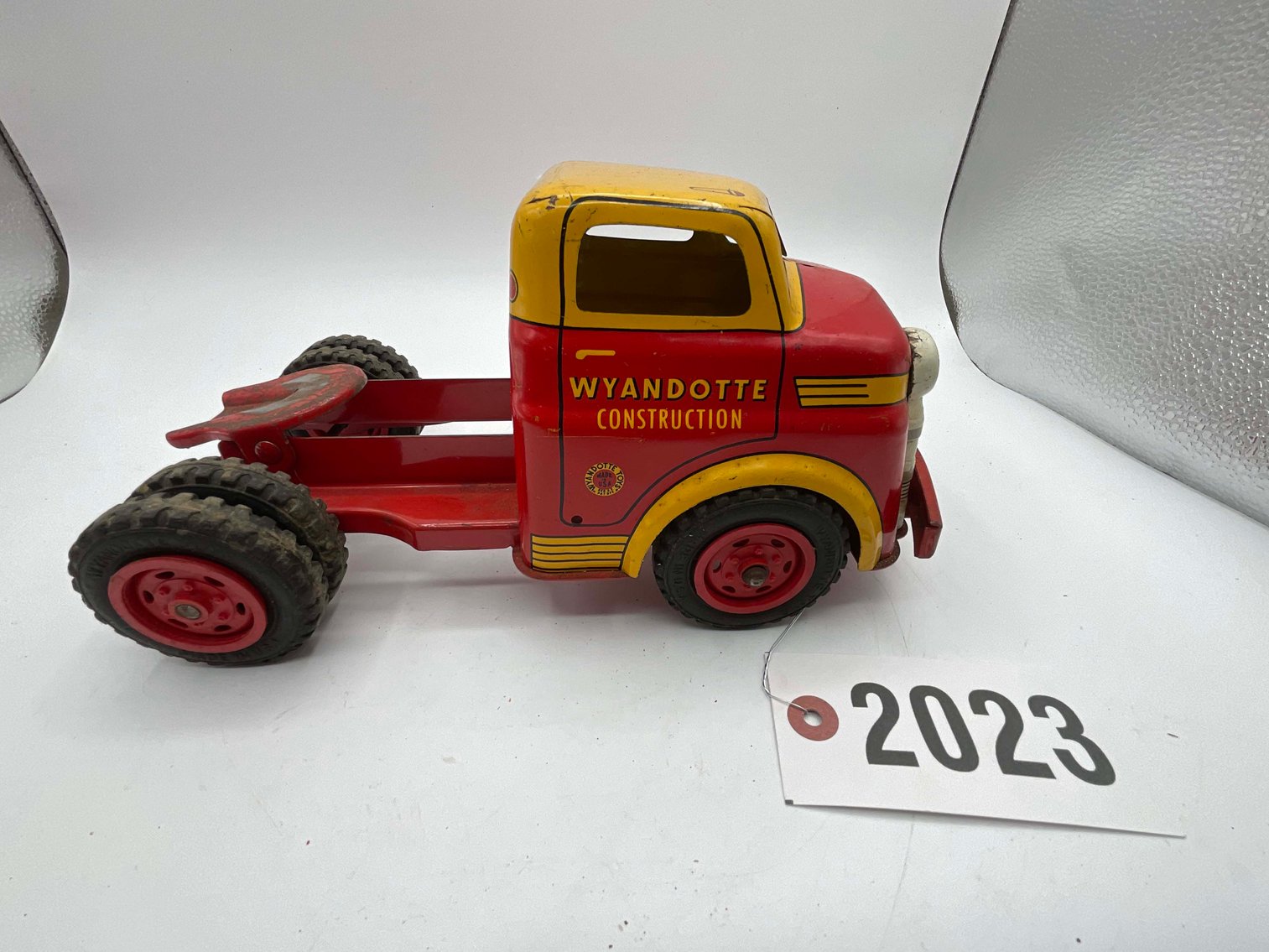 Image for Vintage Tin and Metal Toys and Handmade Knives Online Only Auction