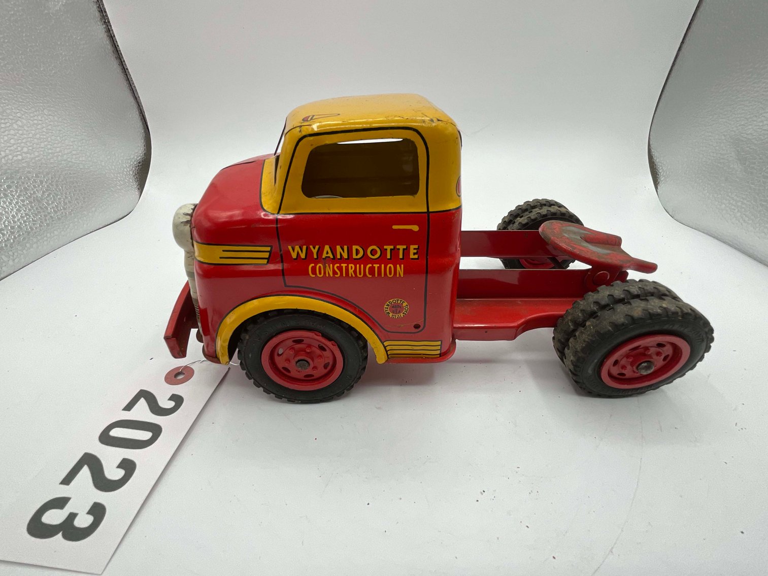 Image for Vintage Tin and Metal Toys and Handmade Knives Online Only Auction