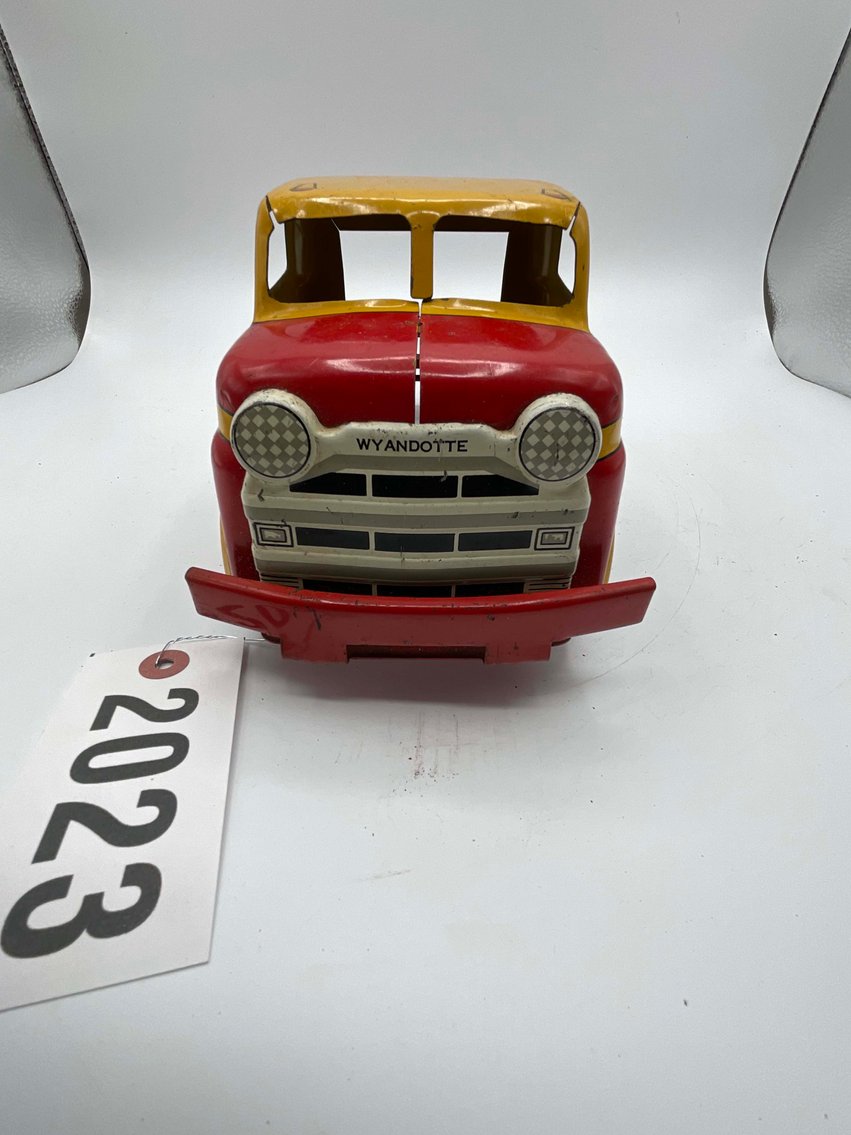 Image for Vintage Tin and Metal Toys and Handmade Knives Online Only Auction