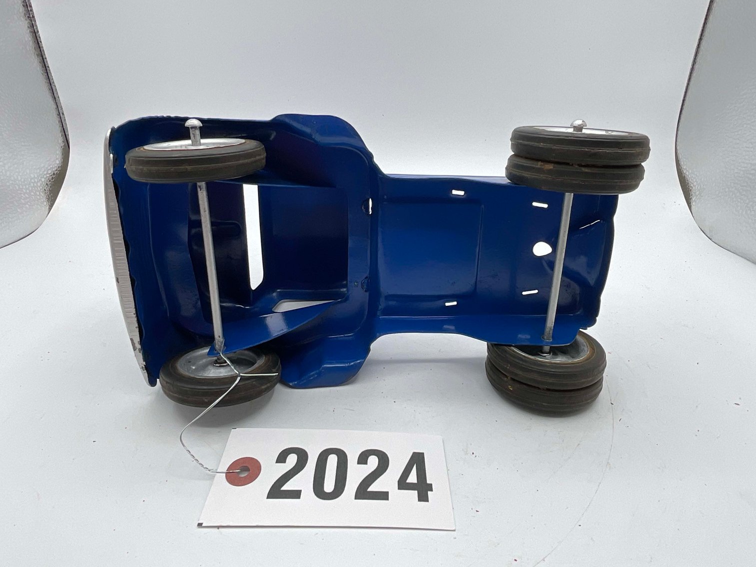 Image for Vintage Tin and Metal Toys and Handmade Knives Online Only Auction