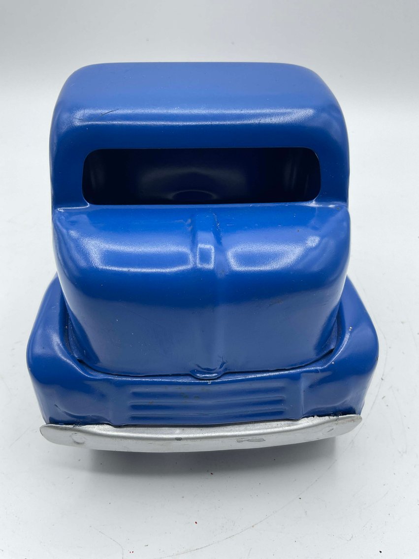 Image for Vintage Tin and Metal Toys and Handmade Knives Online Only Auction