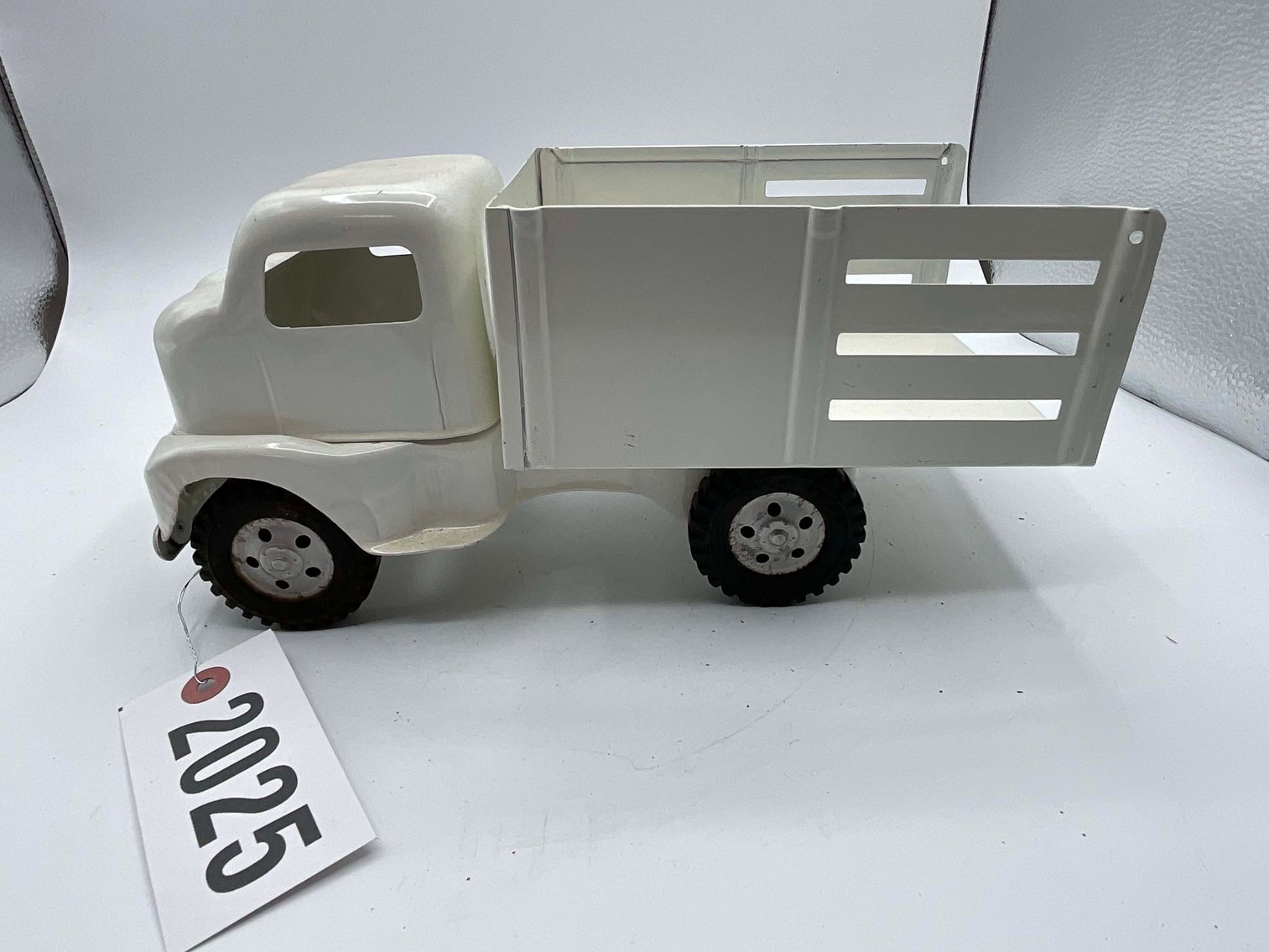 Image for Vintage Tin and Metal Toys and Handmade Knives Online Only Auction