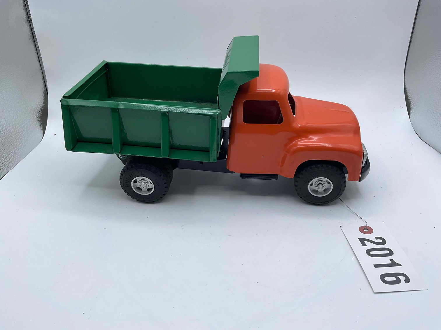 Image for Vintage Tin and Metal Toys and Handmade Knives Online Only Auction