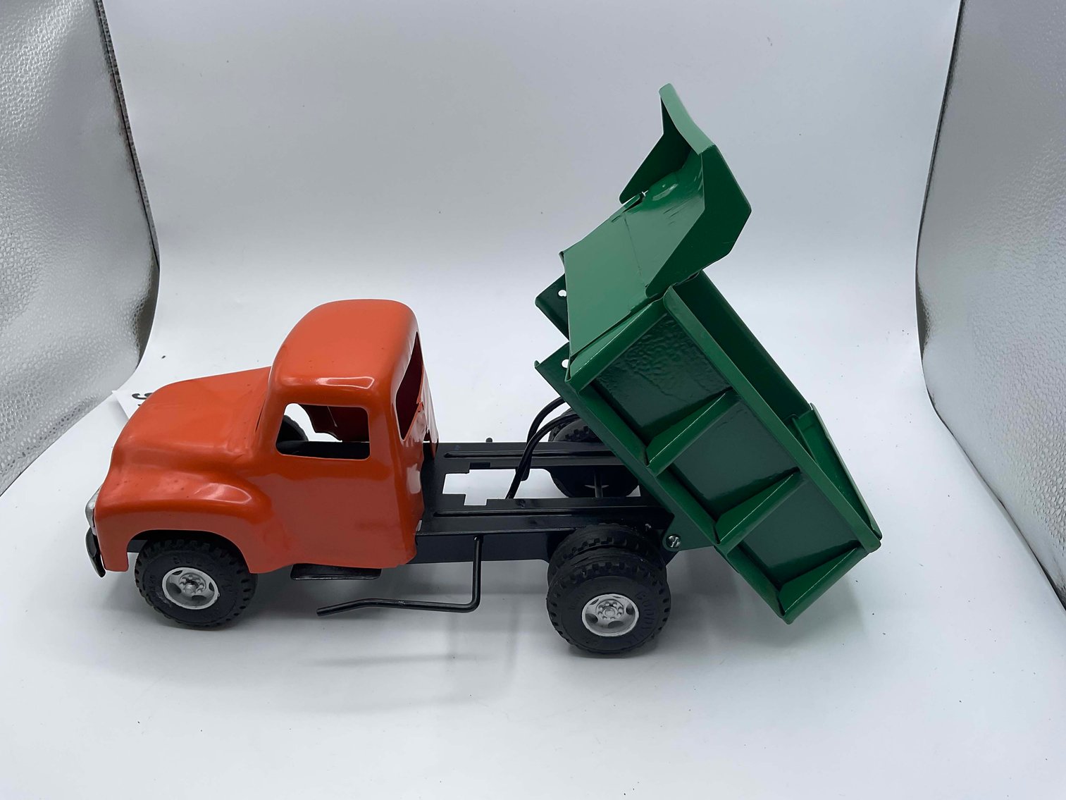 Image for Vintage Tin and Metal Toys and Handmade Knives Online Only Auction