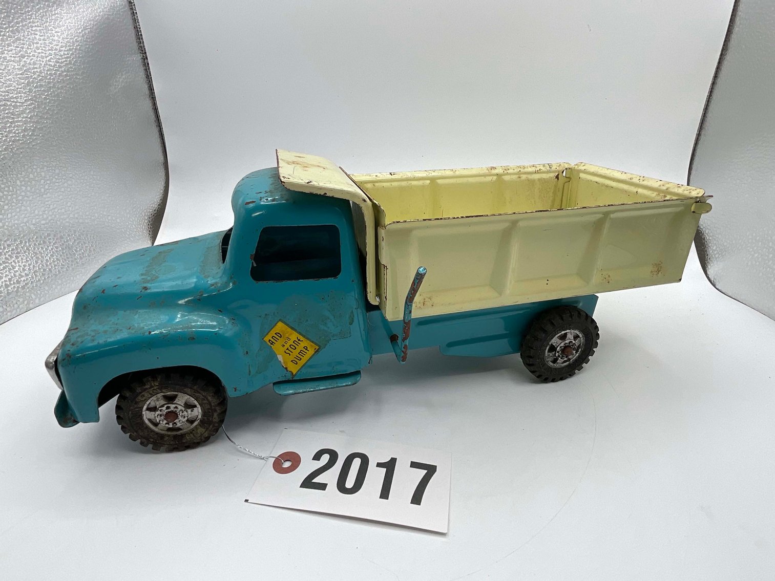 Image for Vintage Tin and Metal Toys and Handmade Knives Online Only Auction