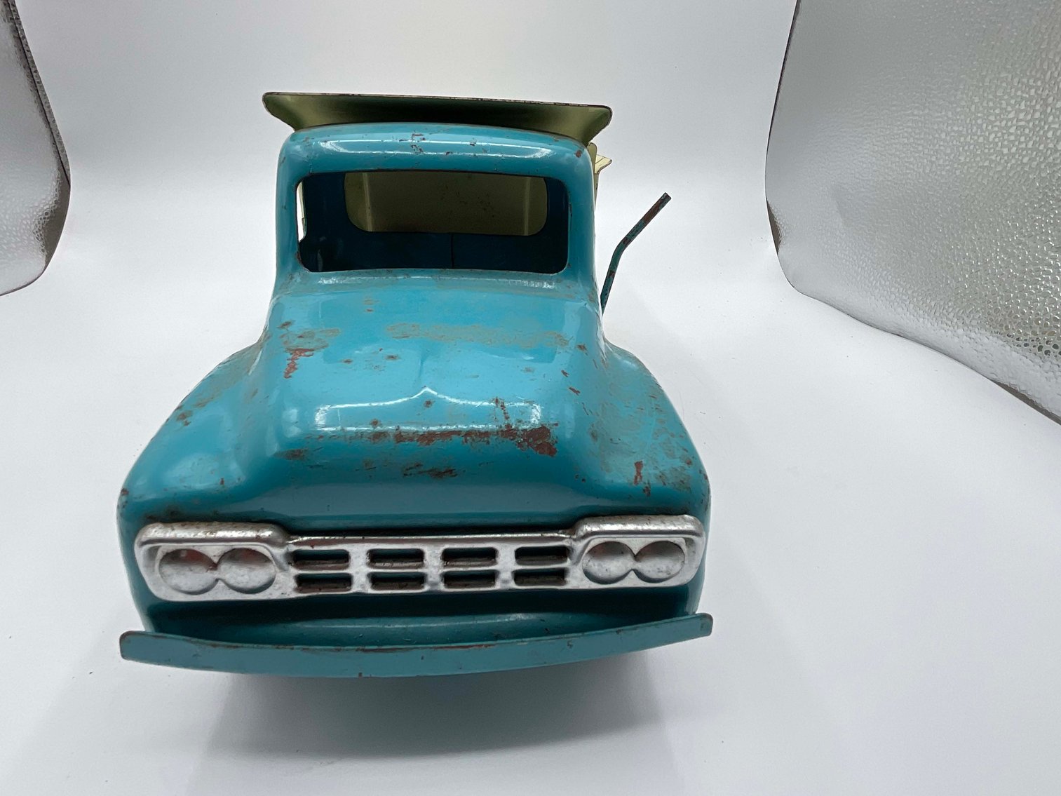 Image for Vintage Tin and Metal Toys and Handmade Knives Online Only Auction