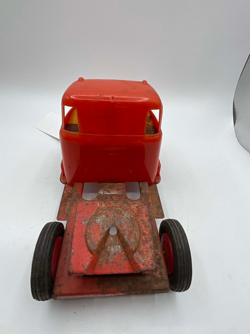Image for Vintage Tin and Metal Toys and Handmade Knives Online Only Auction