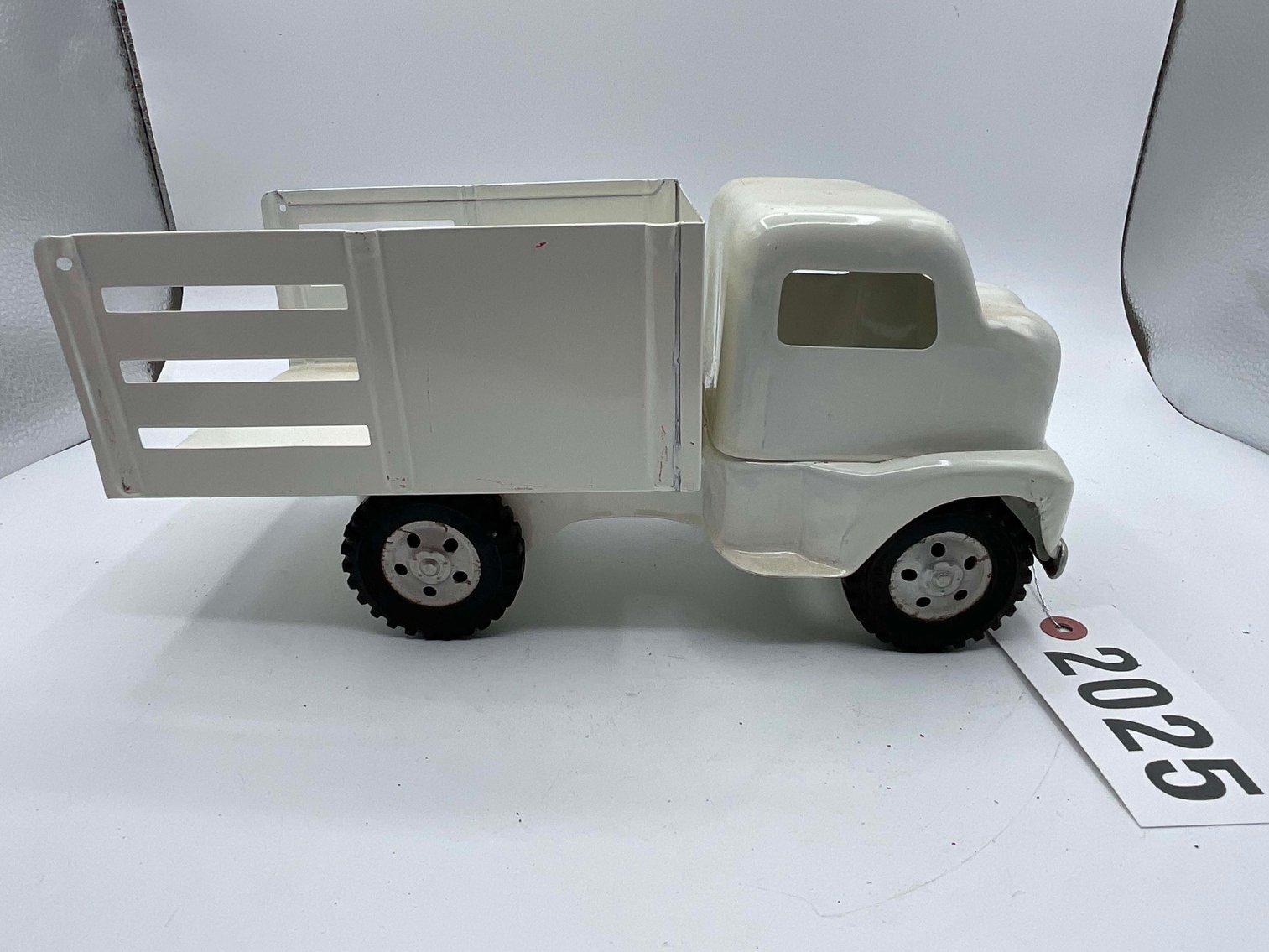 Image for Vintage Tin and Metal Toys and Handmade Knives Online Only Auction