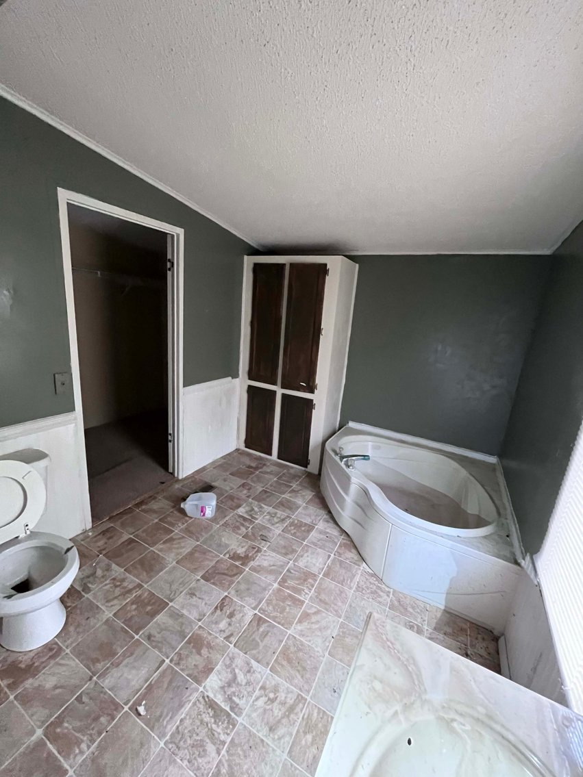 Image for Over 7 acres with a Manufactured Home Selling at Public Auction in Harnett County on 1530 Clark Road, Lillington, NC.