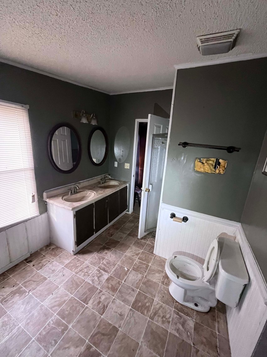 Image for Over 7 acres with a Manufactured Home Selling at Public Auction in Harnett County on 1530 Clark Road, Lillington, NC.