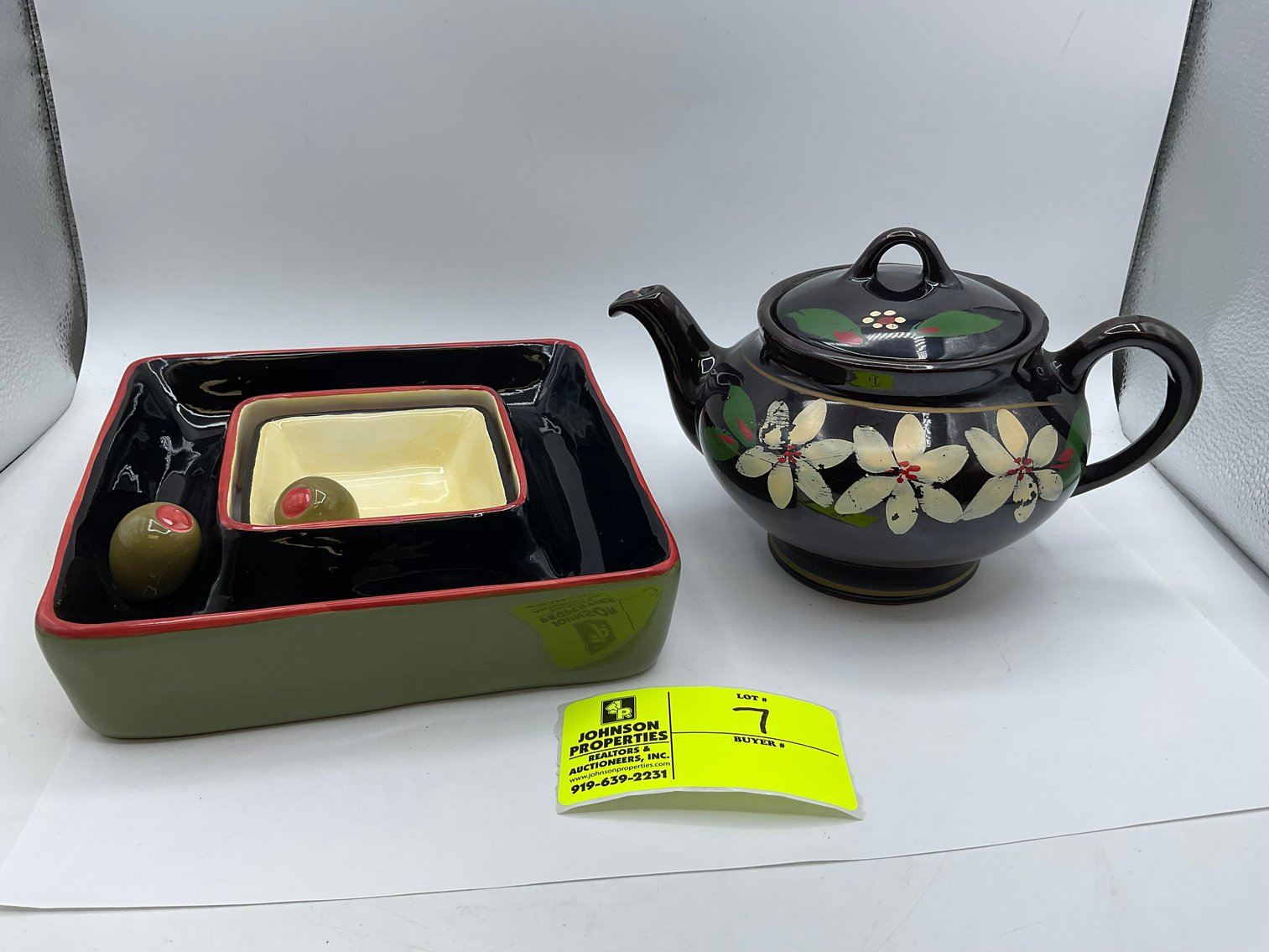 Image for Huge Online Only Collectible, Vintage, Unique Glass and Ceramics Auction!