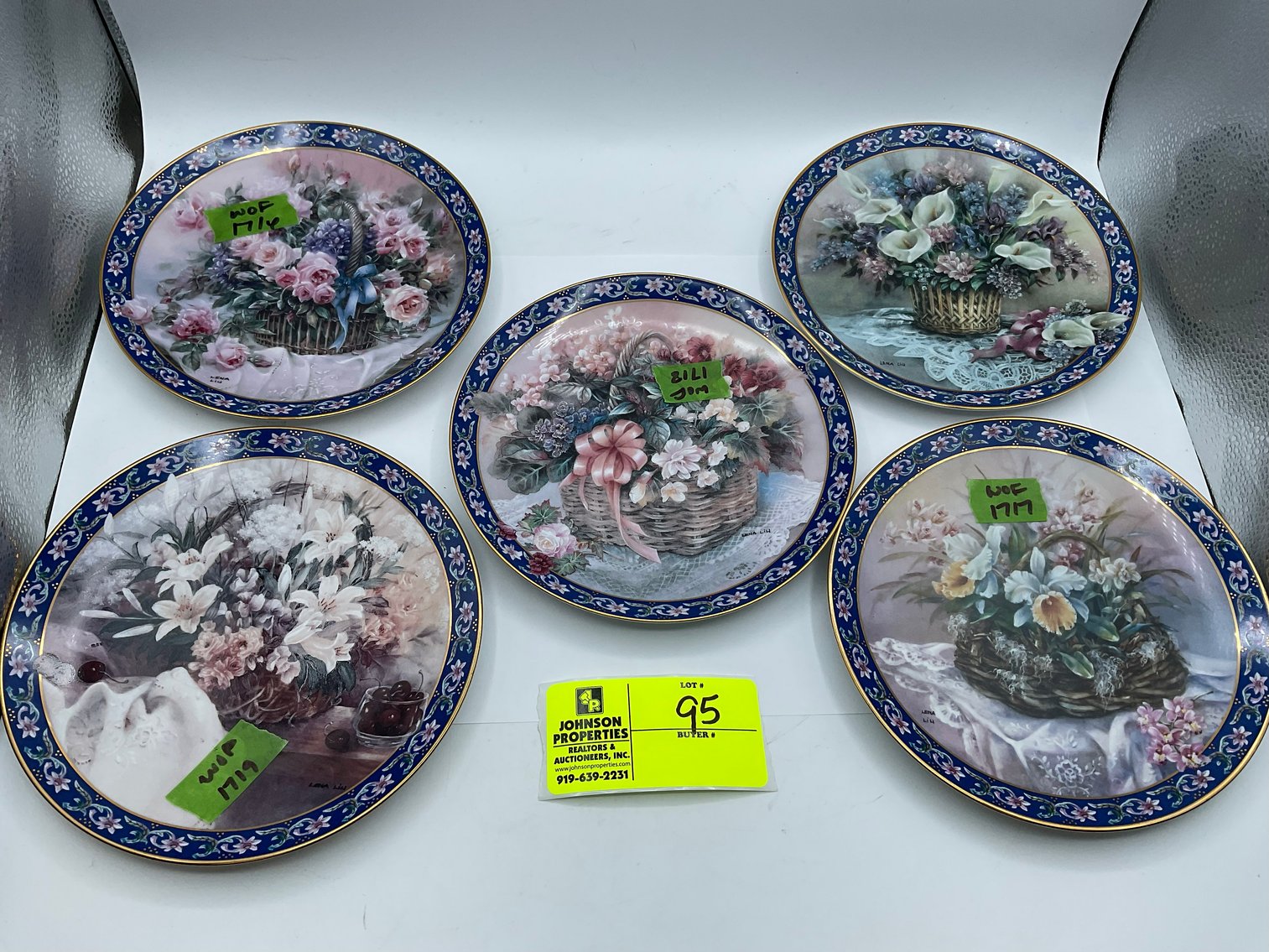 Image for Huge Online Only Collectible, Vintage, Unique Glass and Ceramics Auction!