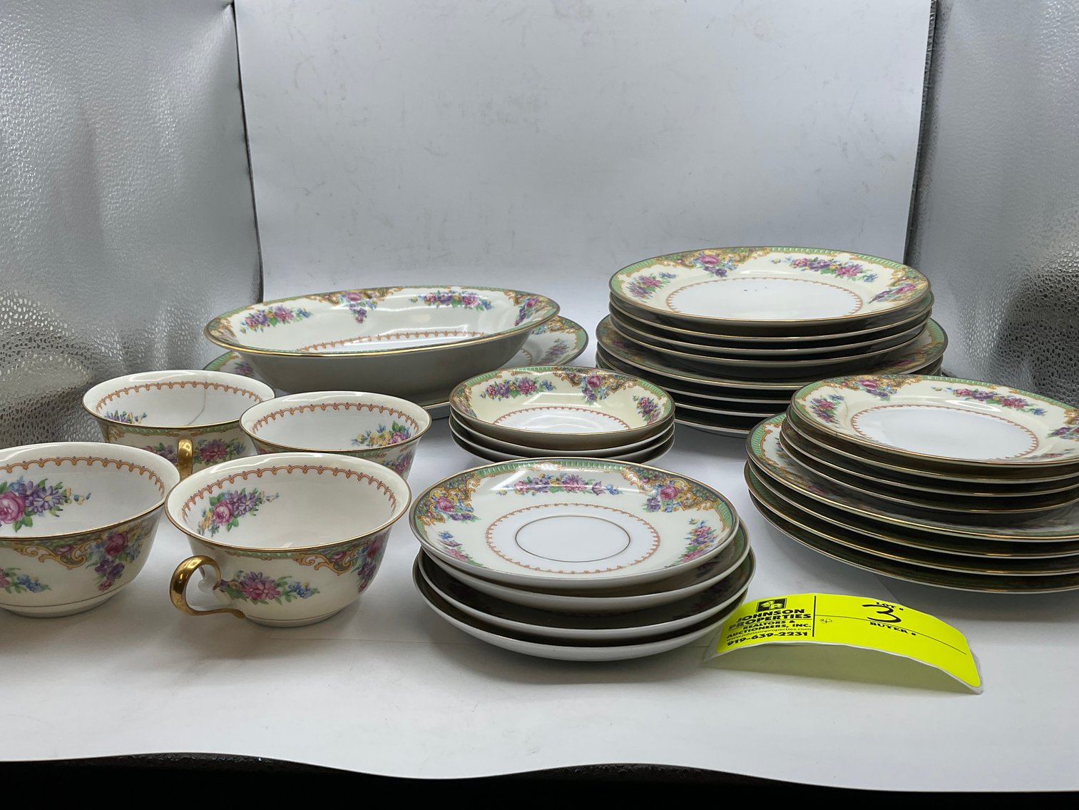Image for Round 2 Huge Online Only Collectible, Vintage, Unique Glass and Ceramics Auction!