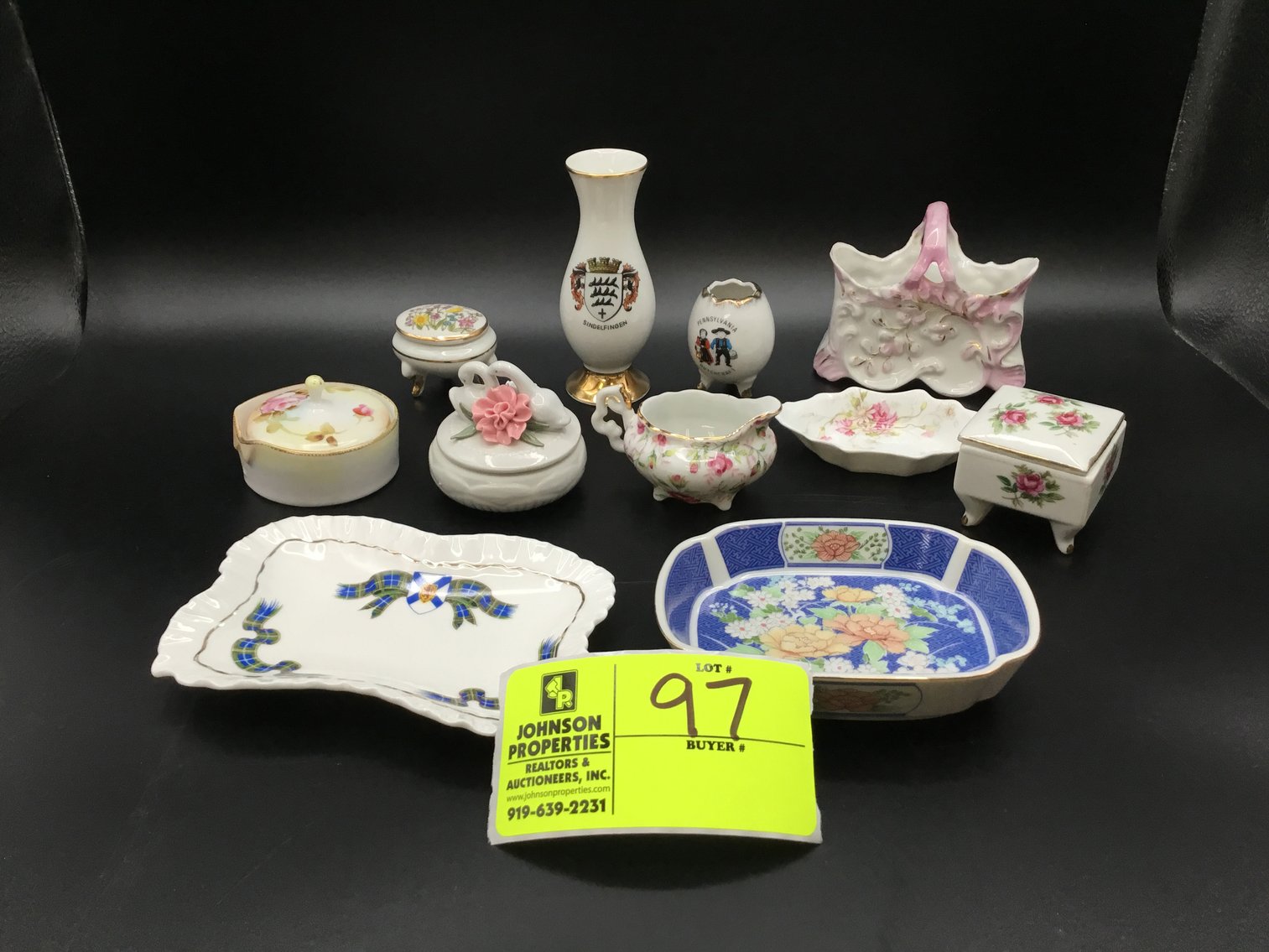 Image for Round 2 Huge Online Only Collectible, Vintage, Unique Glass and Ceramics Auction!