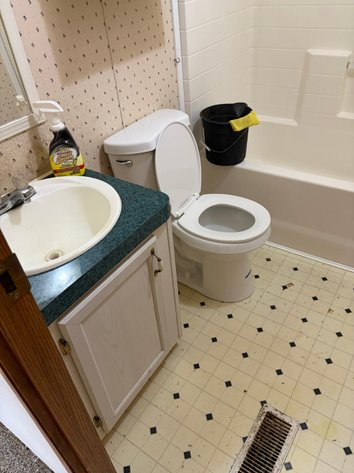 Image for Manufactured Home in Clayton off of BUS 70 in this Online /Live / Simulcast Auction Event!