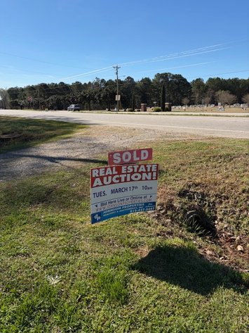 Image for Manufactured Home in Clayton off of BUS 70 in this Online /Live / Simulcast Auction Event!