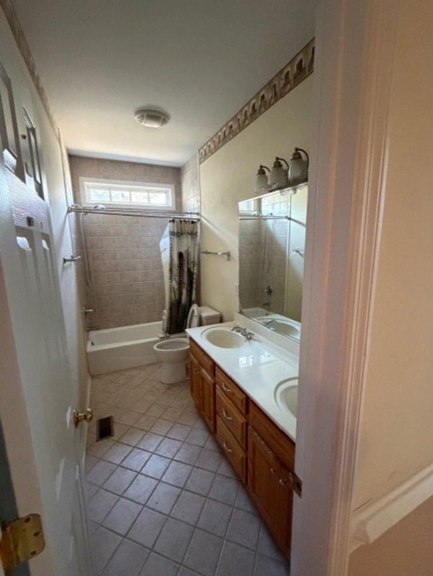 Image for DonniBrook Single Family Home Online/Live Auction!