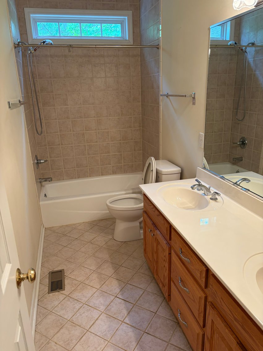 Image for DonniBrook Single Family Home Online/Live Auction!