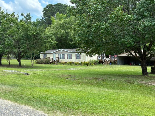 Image for Country Living Awaits – Happy Trails Simulcast Auction