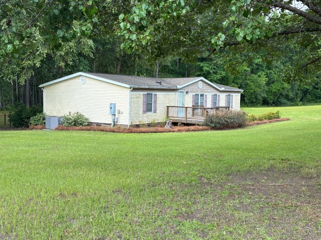 Image for Country Living Awaits – Happy Trails Simulcast Auction