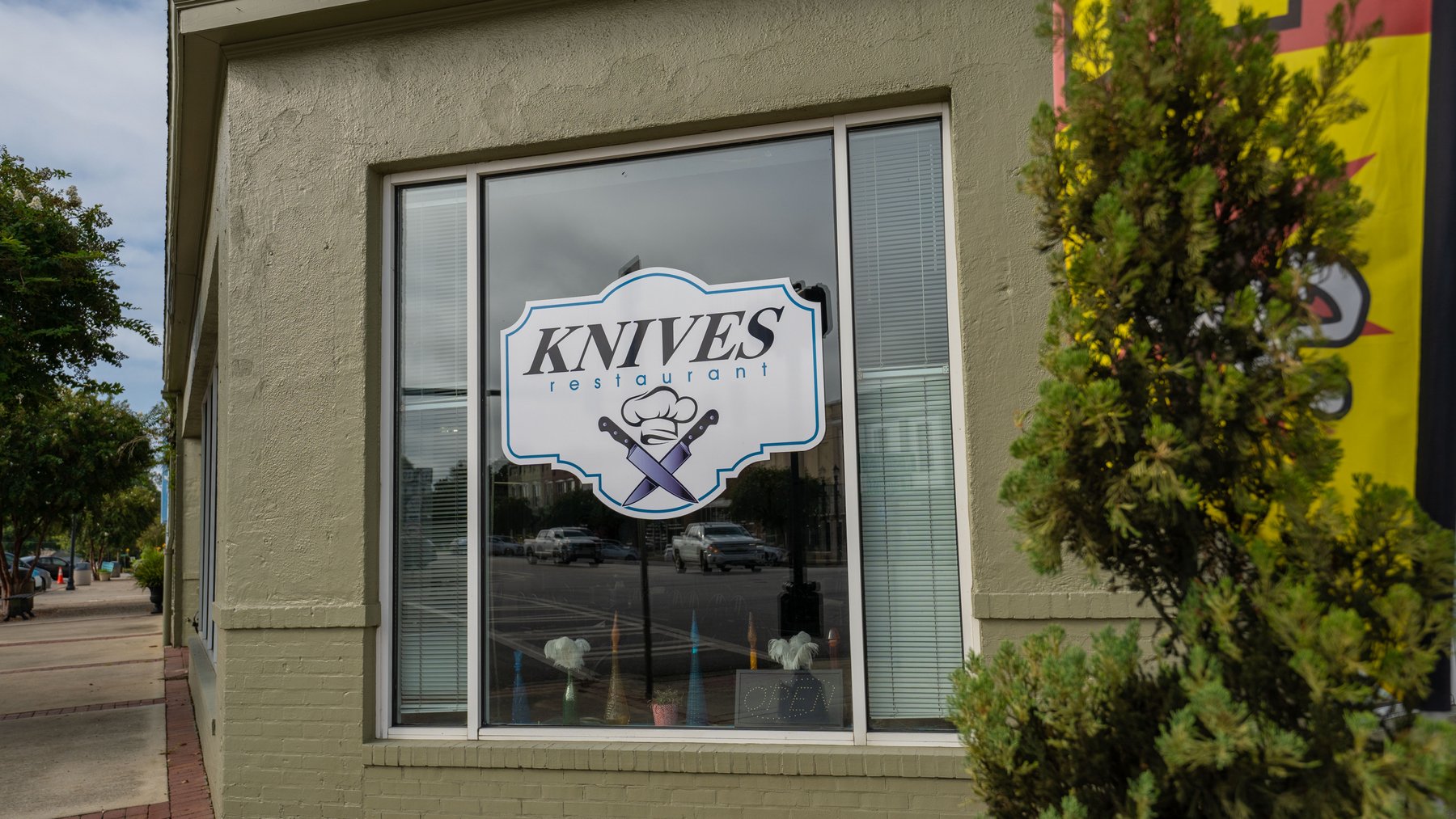 Image for Knives Restaurant – Camilla, Georgia