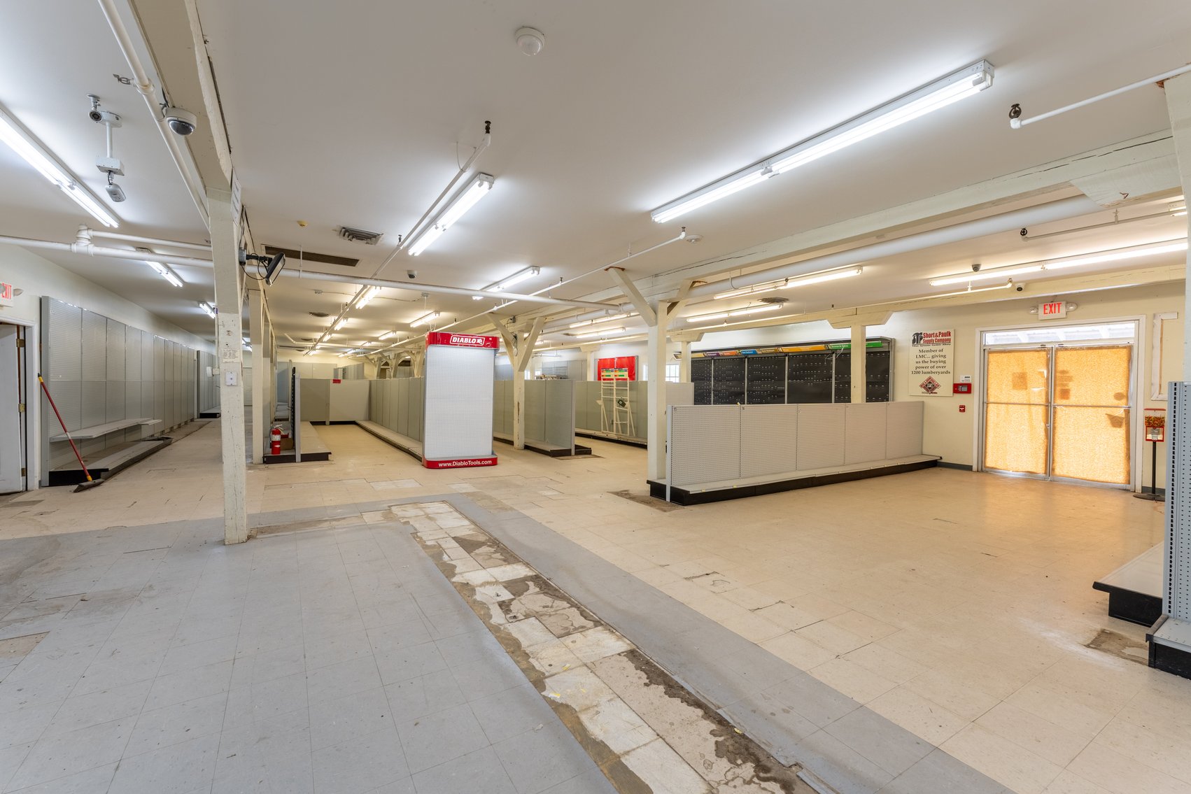 Image for High-Traffic Commercial Property on 2.4+/- Acres - Prime Retail & Warehouse Space - 30,060+/- Total Building SF Offered Divided & as a Whole