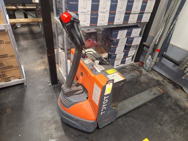 Image for TOYOTA - 8HBW23 - Electric Pallet Jack