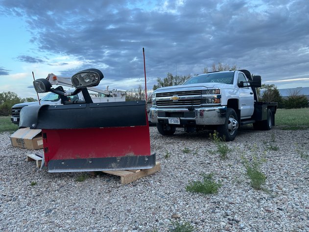 Image for 2015 CHEVROLET Silverado 3500 HD Flatbed Truck w/ BOSS 8' 2