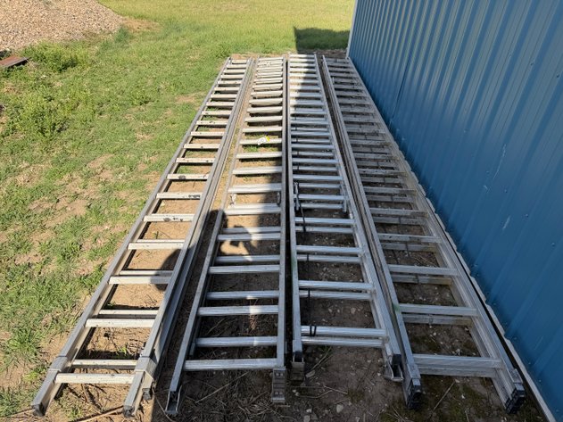 Image for (4) 40ft Aluminum Extension Ladders 