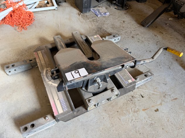 Image for PULL RITE Superglide 4100 5th-Wheel Hitch - 16,000 lbs Cap