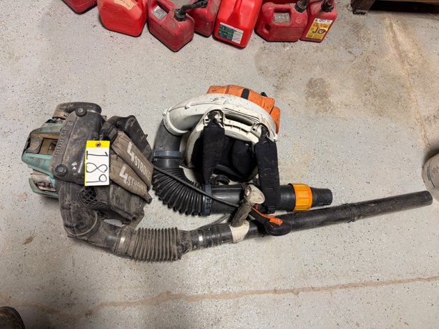 Image for (2) Gas Powered Backpack Blowers - (1) STIHL, (1) MAKITA