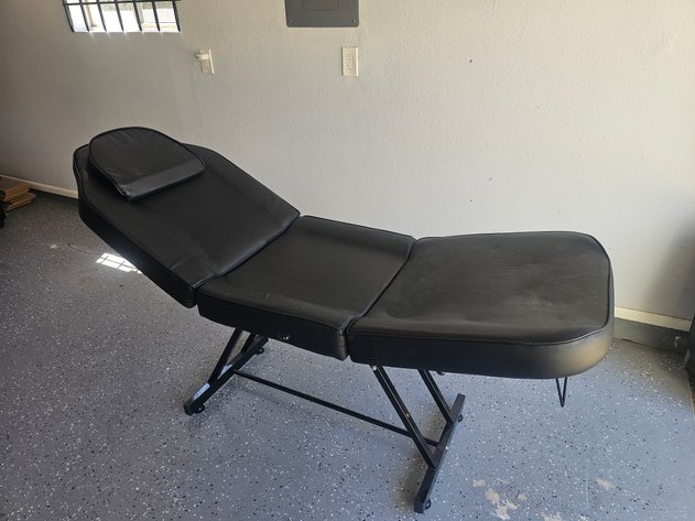 Image for Non-Electric Massage Table