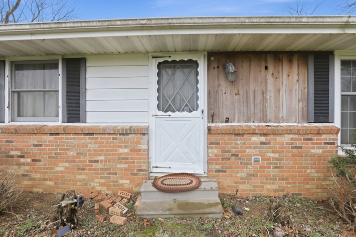 Image for Onsite Live House Auction 3634 Hazelton Etna Rd, Johnstown, OH 43031 May 9th 2pm